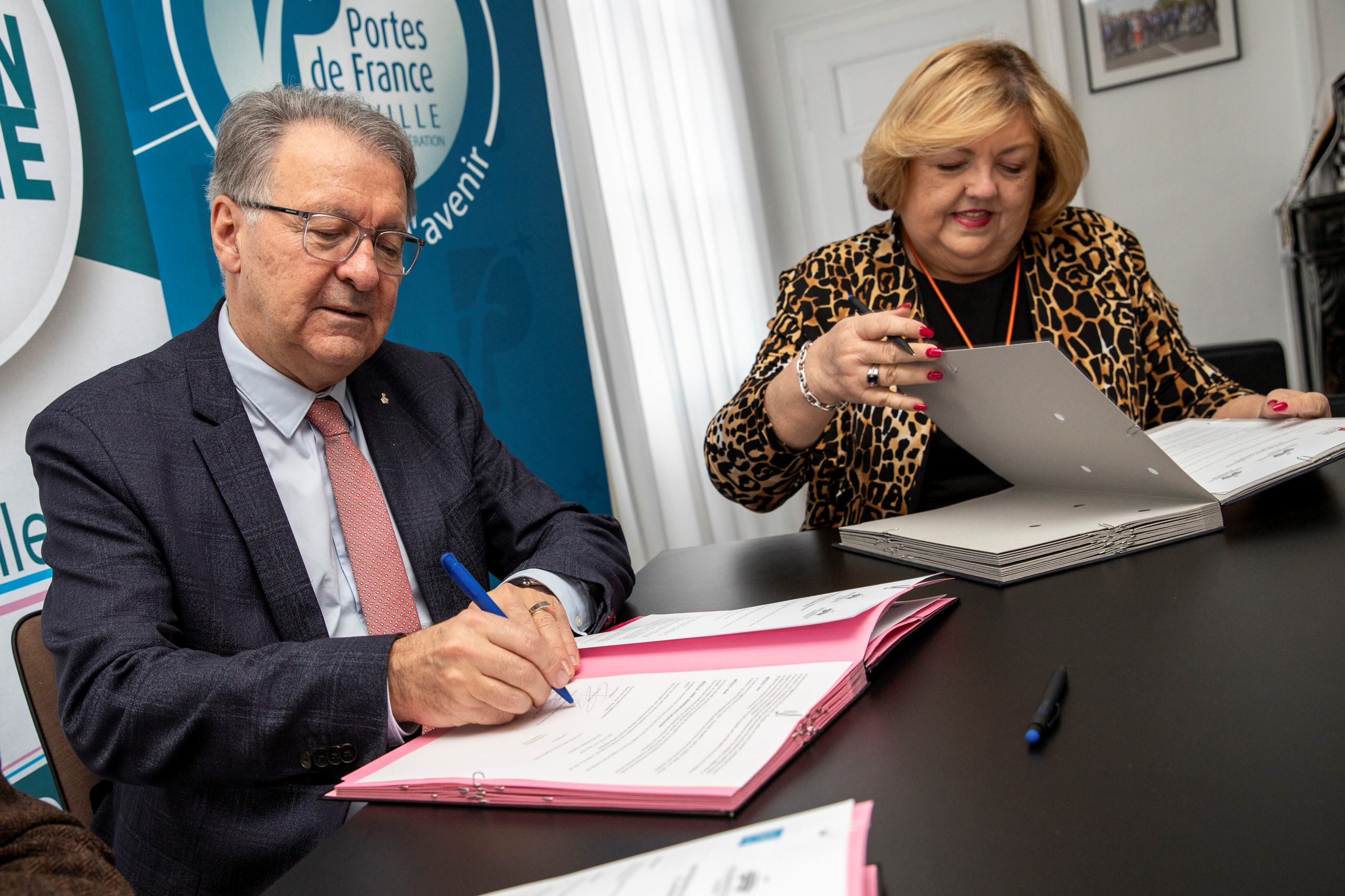 M. Pierre Cuny, Maire de Thionville et président de la Communauté d’agglomération « Portes de France - Thionville et Mme Pascale Rousselle, présidente de la cour administrative d'appel de Nancy