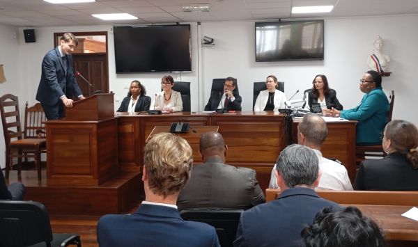 photo audience solennelle